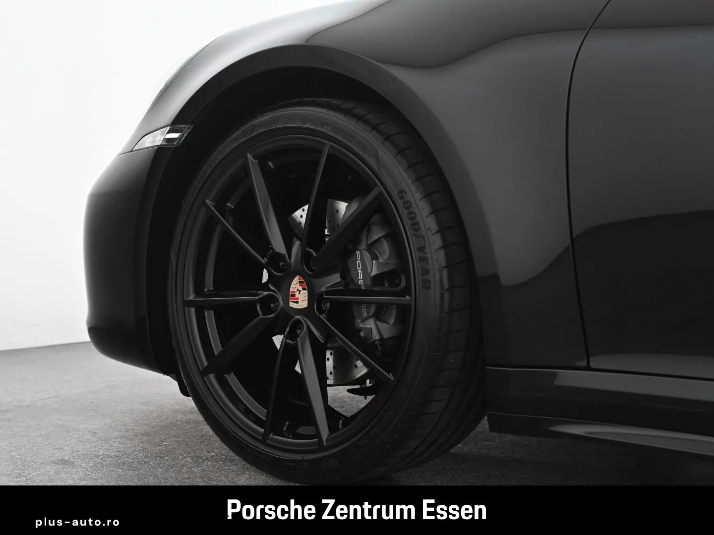 PORSCHE 992 Carrera 4   Sportabgasanlage Abstandsregelte