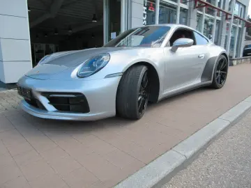 PORSCHE 992 Carrera 4S Coupé TOPAUSSTATTUNG