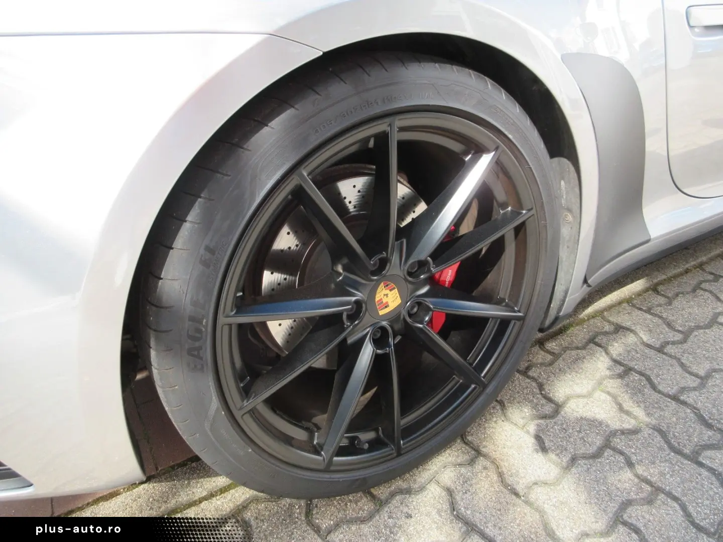 PORSCHE 992 Carrera 4S Coupé TOPAUSSTATTUNG