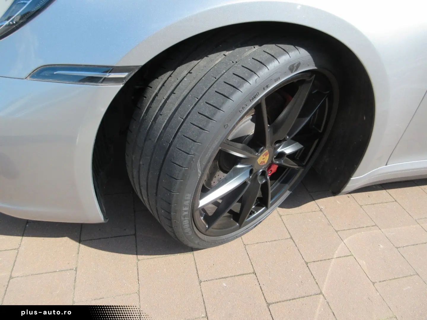 PORSCHE 992 Carrera 4S Coupé TOPAUSSTATTUNG