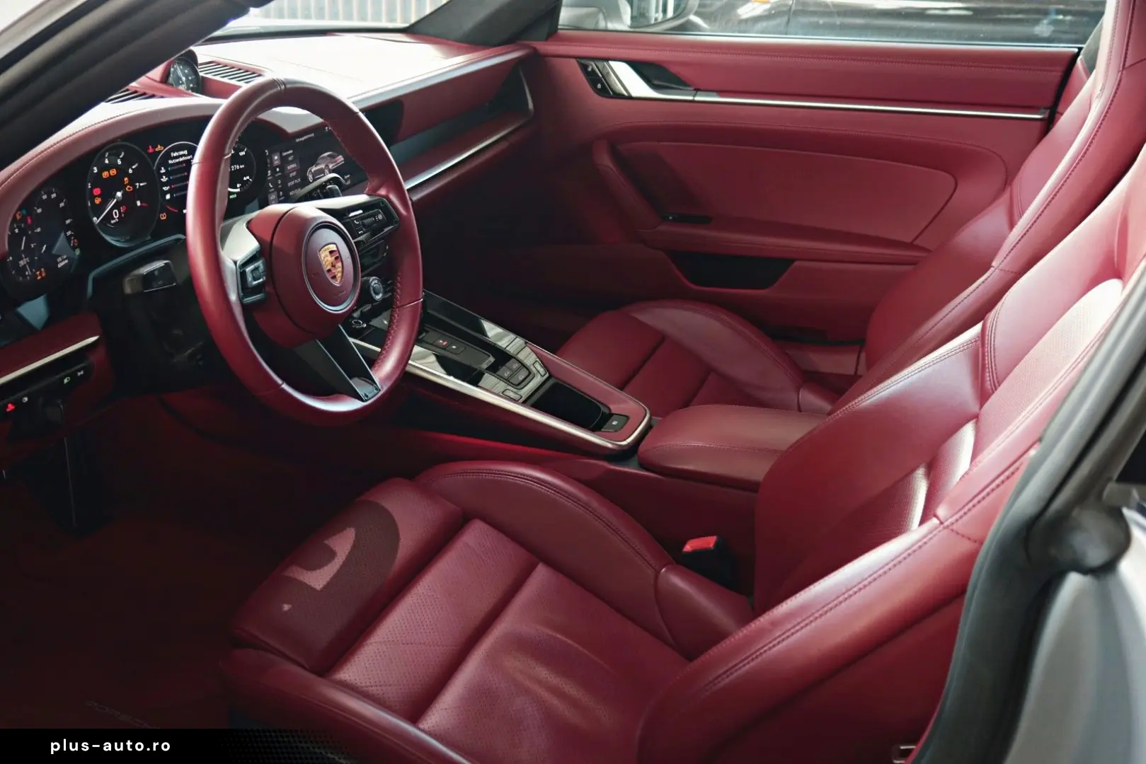 PORSCHE 992 Carrera 4S Coupé TOPAUSSTATTUNG