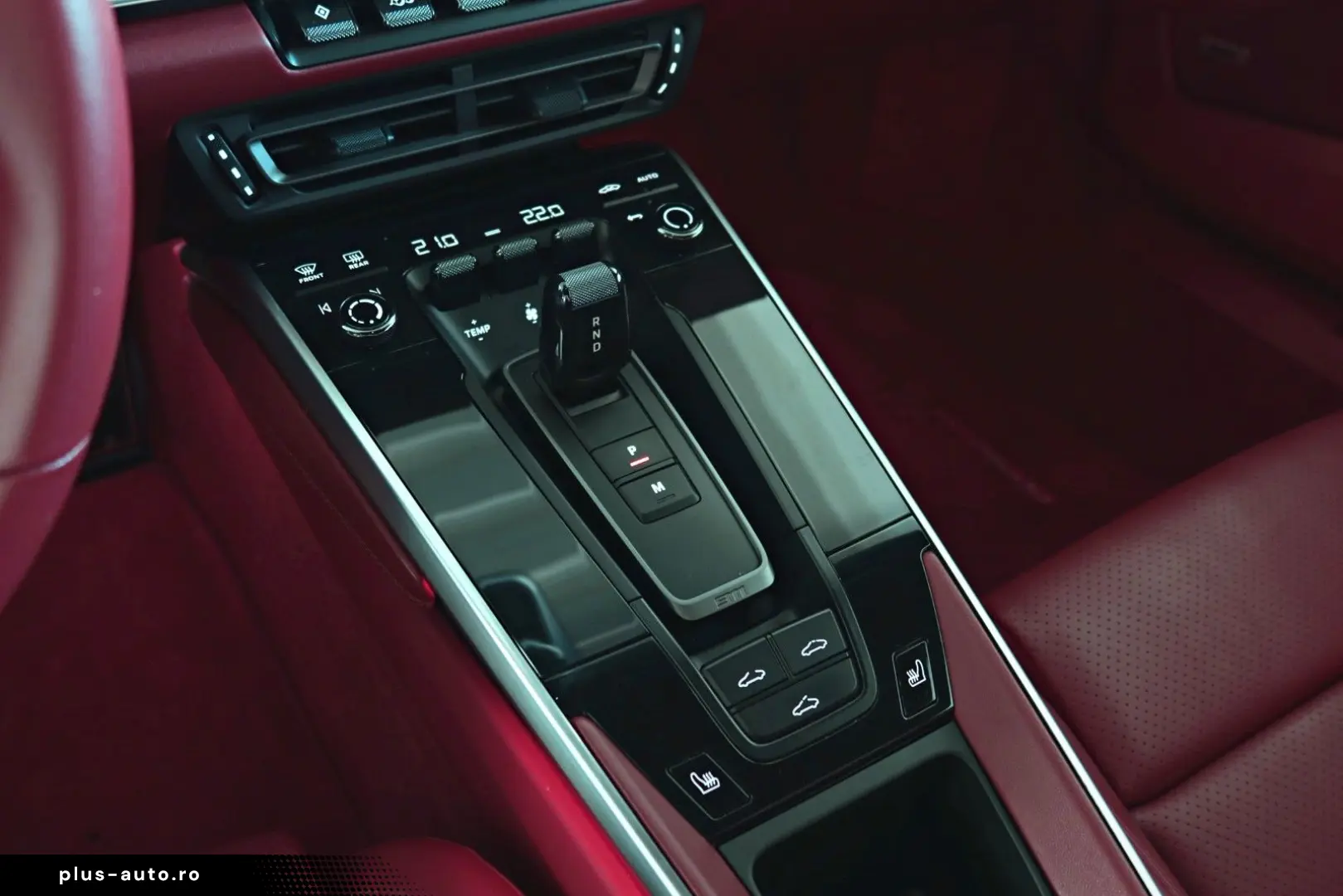 PORSCHE 992 Carrera 4S Coupé TOPAUSSTATTUNG
