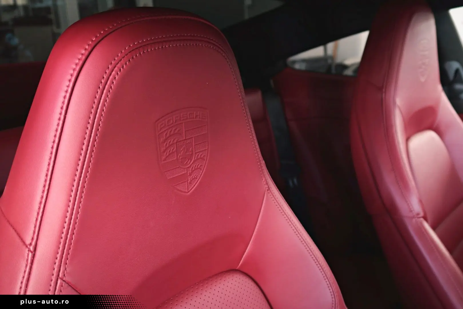 PORSCHE 992 Carrera 4S Coupé TOPAUSSTATTUNG