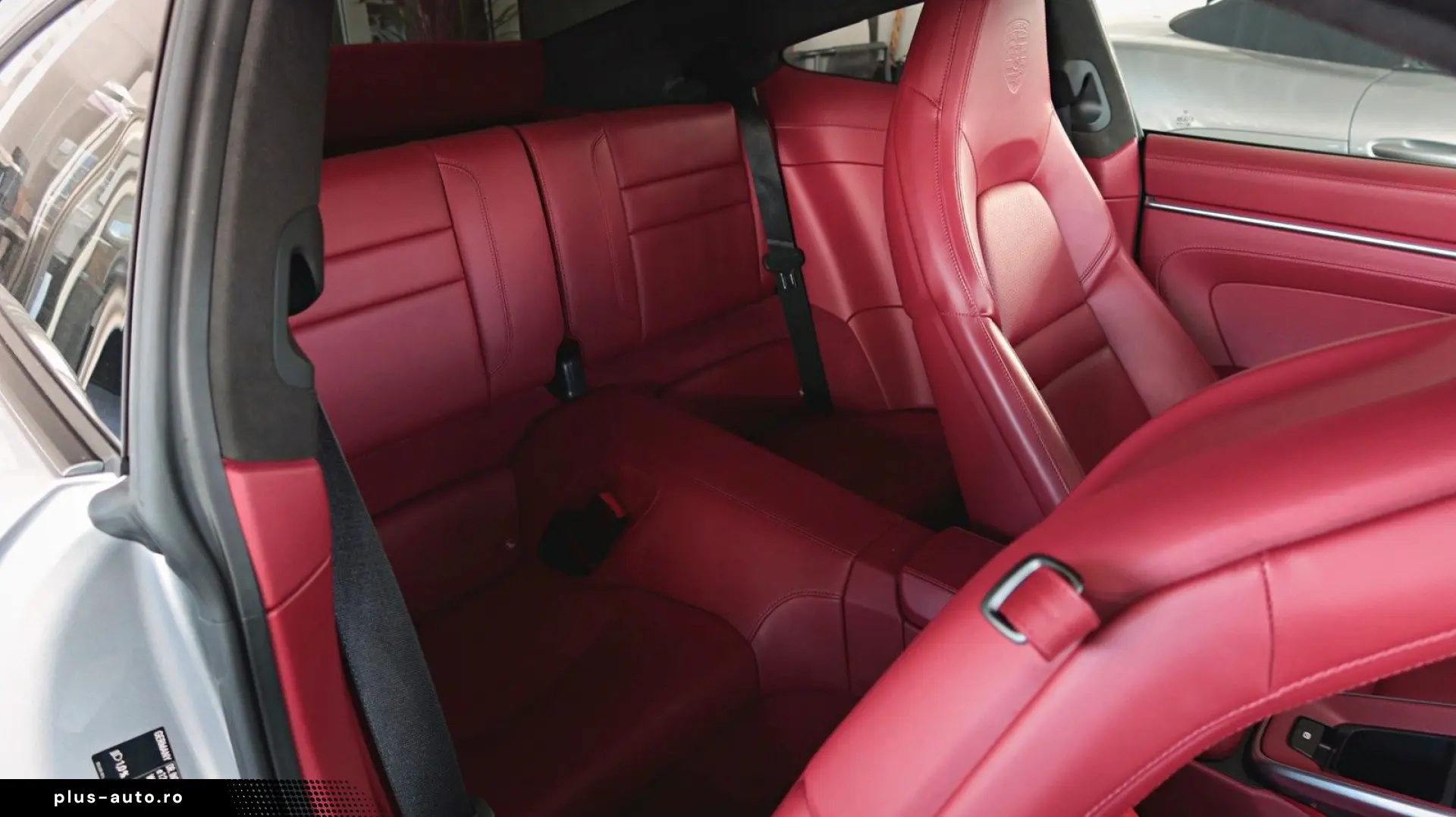 PORSCHE 992 Carrera 4S Coupé TOPAUSSTATTUNG