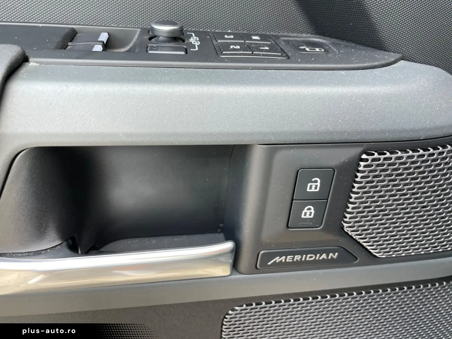 LAND ROVER Defender 90 D 250 X-Dynamic SE Pano Komfort  20