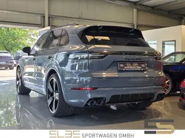 PORSCHE Cayenne GTS INNO BURMESTER 4RADLENKUNG HUD PANO