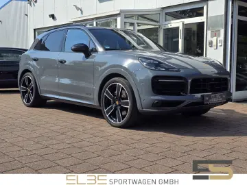 PORSCHE Cayenne GTS INNO BURMESTER 4RADLENKUNG HUD PANO