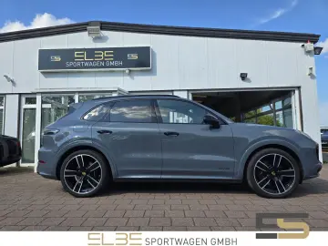 PORSCHE Cayenne GTS INNO BURMESTER 4RADLENKUNG HUD PANO