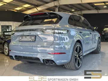 PORSCHE Cayenne GTS INNO BURMESTER 4RADLENKUNG HUD PANO