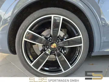 PORSCHE Cayenne GTS INNO BURMESTER 4RADLENKUNG HUD PANO