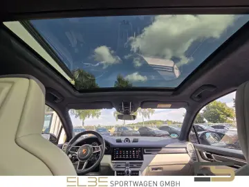 PORSCHE Cayenne GTS INNO BURMESTER 4RADLENKUNG HUD PANO