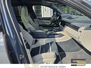PORSCHE Cayenne GTS INNO BURMESTER 4RADLENKUNG HUD PANO