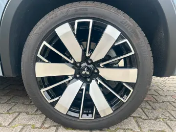 MITSUBISHI Outlander 2.4 PHEV 4WD Top mit AHK