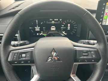 MITSUBISHI Outlander 2.4 PHEV 4WD Top mit AHK