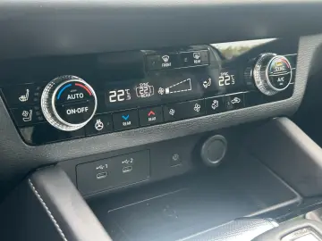 MITSUBISHI Outlander 2.4 PHEV 4WD Top mit AHK