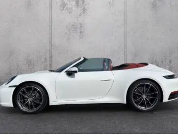 Porsche 992 911 Carrera Cabriolet Sportabgas