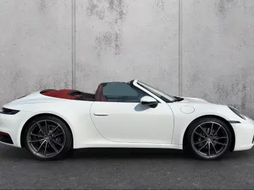 Porsche 992 911 Carrera Cabriolet Sportabgas