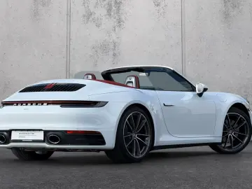 Porsche 992 911 Carrera Cabriolet Sportabgas