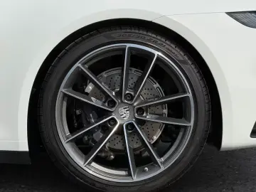 Porsche 992 911 Carrera Cabriolet Sportabgas
