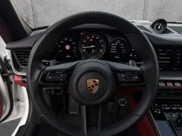Porsche 992 911 Carrera Cabriolet Sportabgas