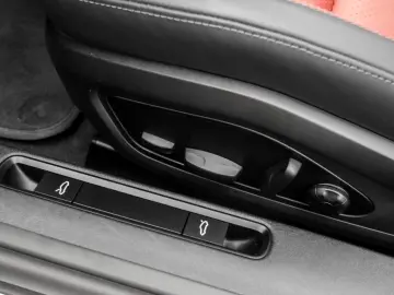 PORSCHE 992 Carrera Cabriolet 21-Zoll HD-Matrix-LED BOSE