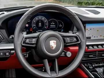PORSCHE 992 Carrera Cabriolet 21-Zoll HD-Matrix-LED BOSE