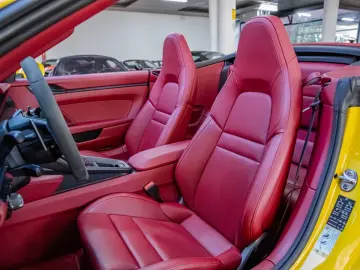 PORSCHE 992 Carrera 4 GTS Cabriolet PASM MATRIX LED
