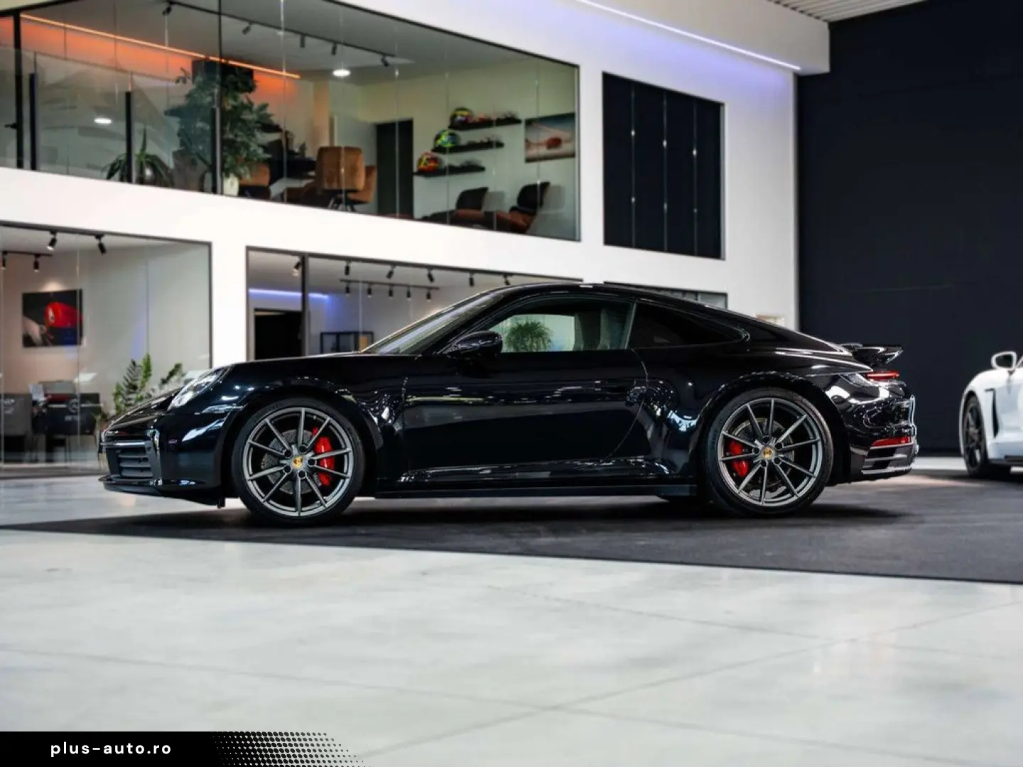 PORSCHE 911 2022 — imagine 3