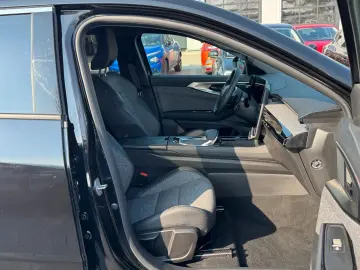 RENAULT Techno Full Hybrid E-Tech 200 7-Sitzer
