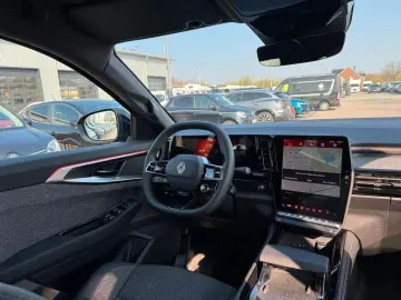 RENAULT Techno Full Hybrid E-Tech 200 7-Sitzer