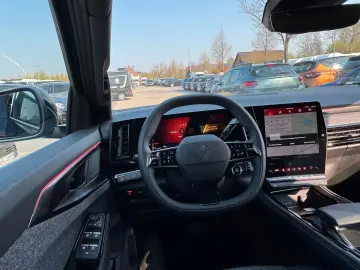 RENAULT Techno Full Hybrid E-Tech 200 7-Sitzer