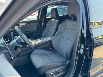 RENAULT Techno Full Hybrid E-Tech 200 7-Sitzer