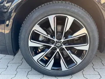 RENAULT Techno Full Hybrid E-Tech 200 7-Sitzer