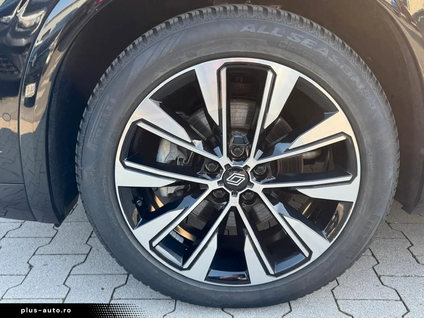 RENAULT Techno Full Hybrid E-Tech 200 7-Sitzer