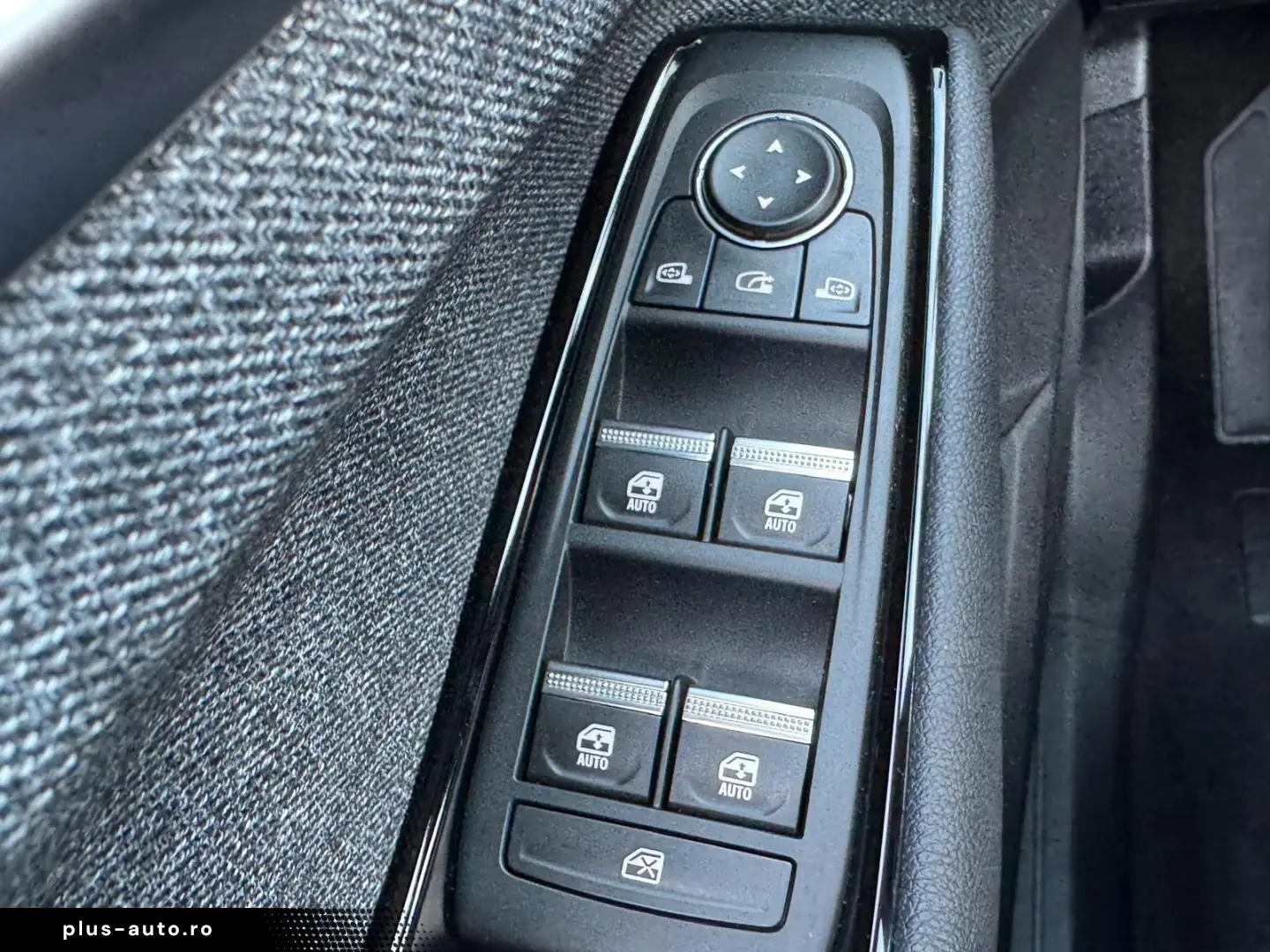 RENAULT Techno Full Hybrid E-Tech 200 7-Sitzer