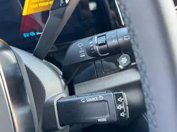 RENAULT Techno Full Hybrid E-Tech 200 7-Sitzer