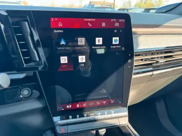 RENAULT Techno Full Hybrid E-Tech 200 7-Sitzer