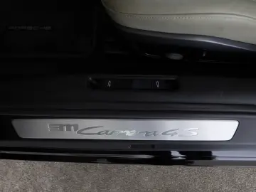 PORSCHE 992 4S Cab.  BOSE  Lift  PDCC  Hinterachslenk. u