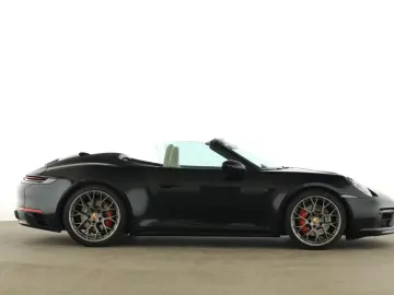 PORSCHE 992 4S Cab.  BOSE  Lift  PDCC  Hinterachslenk. u