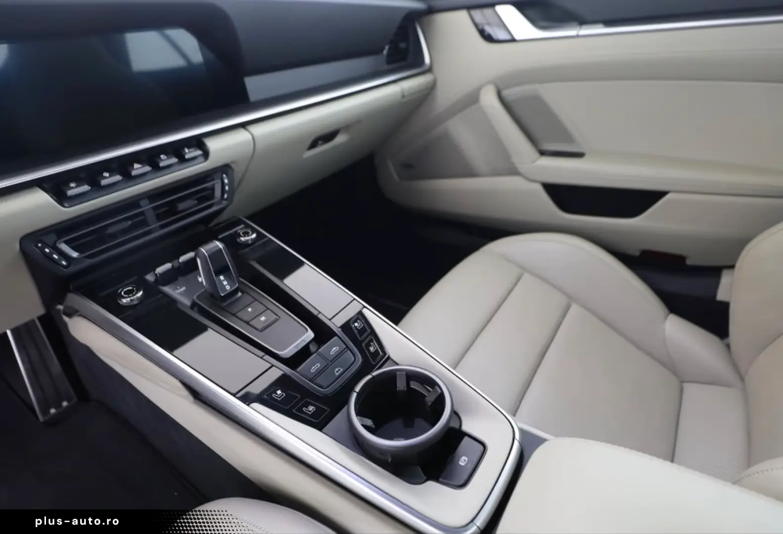 PORSCHE 992 4S Cab.  BOSE  Lift  PDCC  Hinterachslenk. u