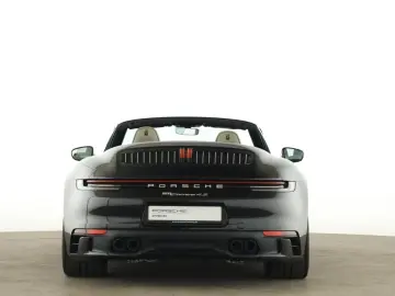 PORSCHE 992 4S Cab.  BOSE  Lift  PDCC  Hinterachslenk. u