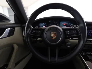 PORSCHE 992 4S Cab.  BOSE  Lift  PDCC  Hinterachslenk. u