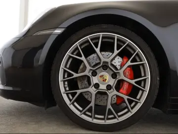 PORSCHE 992 4S Cab.  BOSE  Lift  PDCC  Hinterachslenk. u