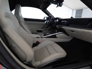 PORSCHE 992 4S Cab.  BOSE  Lift  PDCC  Hinterachslenk. u