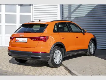 AUDI Q3 SUV TFSI S tronic adv.' LED Komfortp.NaviPlus