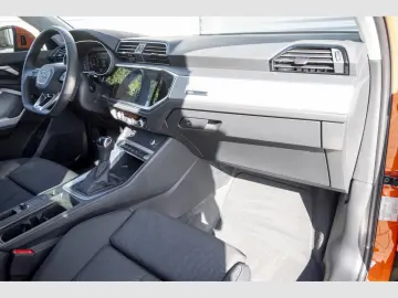 AUDI Q3 SUV TFSI S tronic adv.' LED Komfortp.NaviPlus