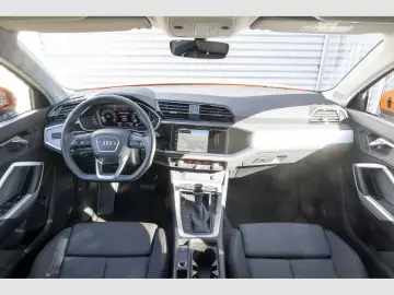 AUDI Q3 SUV TFSI S tronic adv.' LED Komfortp.NaviPlus