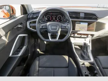 AUDI Q3 SUV TFSI S tronic adv.' LED Komfortp.NaviPlus