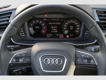 AUDI Q3 SUV TFSI S tronic adv.' LED Komfortp.NaviPlus