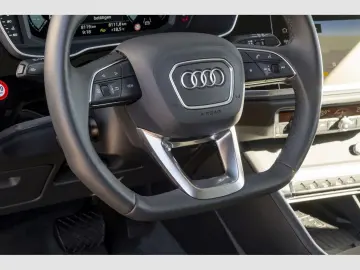 AUDI Q3 SUV TFSI S tronic adv.' LED Komfortp.NaviPlus
